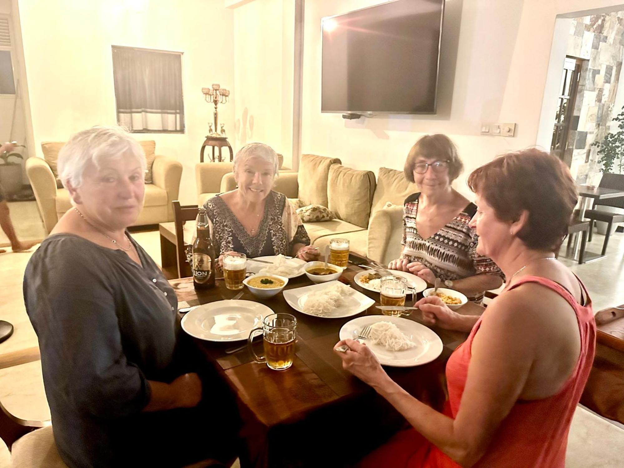 St Claire'S Green Negombo Hotel & Hostels מראה חיצוני תמונה