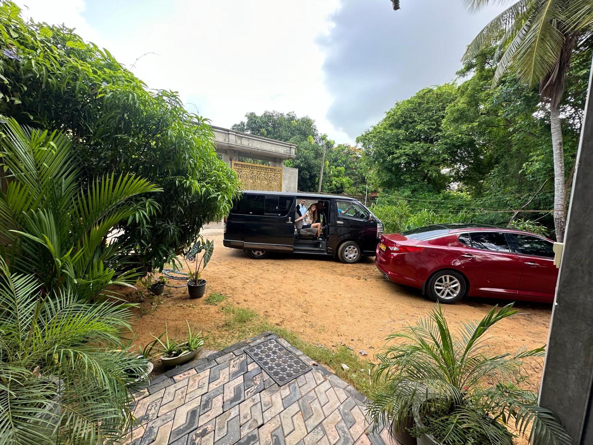 St Claire'S Green Negombo Hotel & Hostels מראה חיצוני תמונה